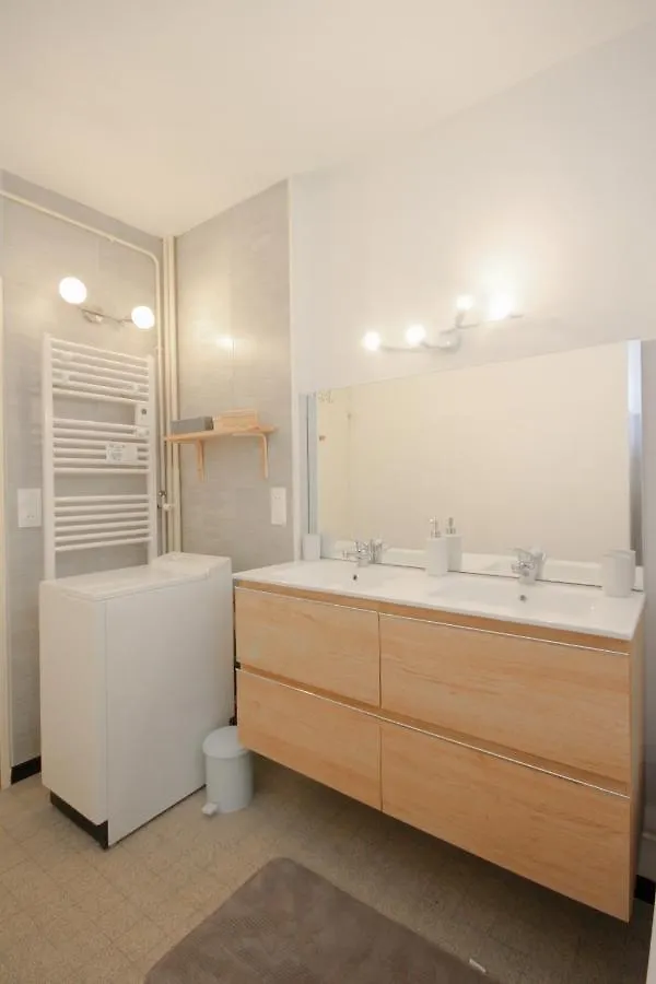 Coquet Appartement Type 2 De 56 M² En Centre Ville Briançon Apartament