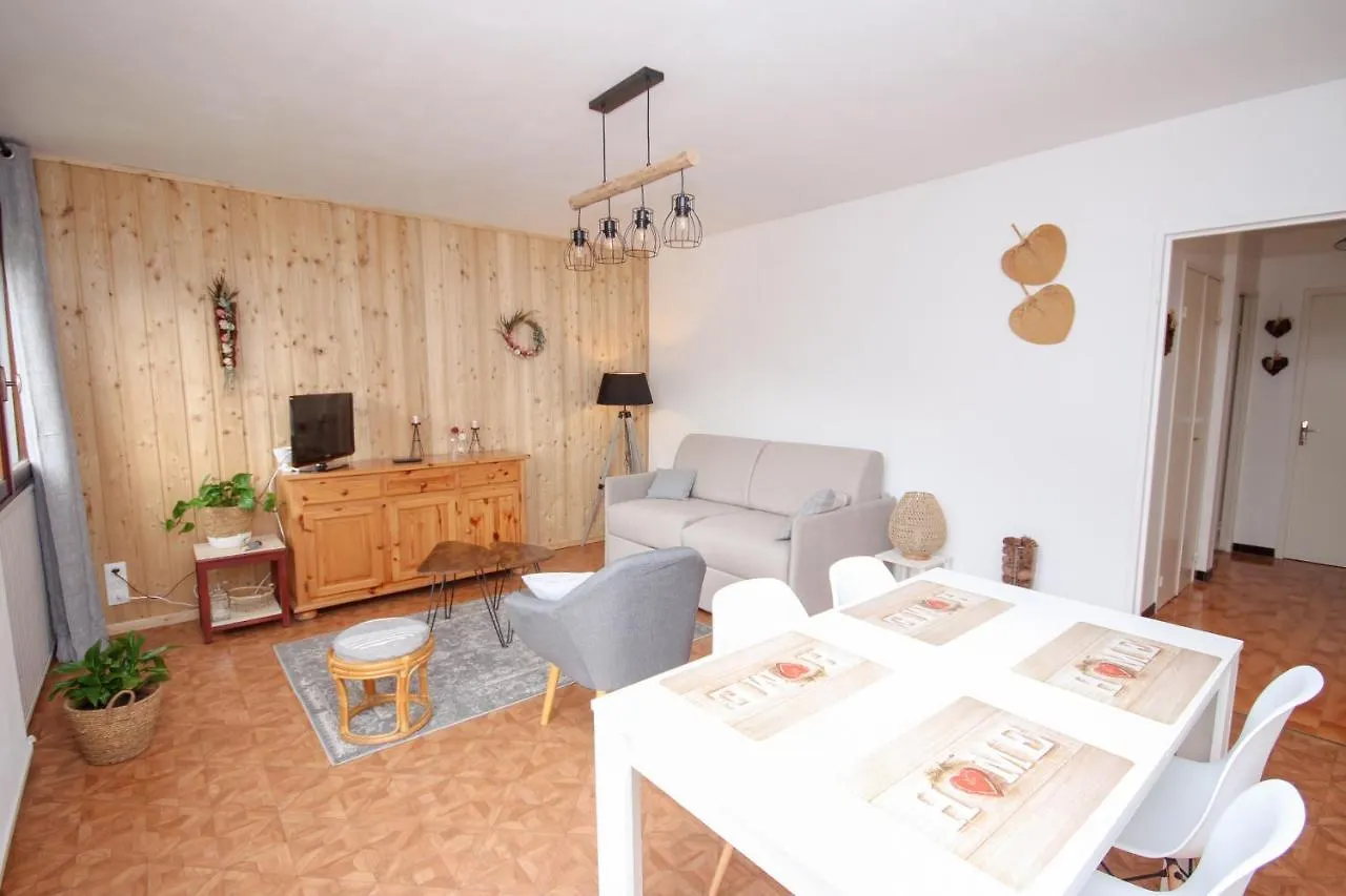 Coquet Appartement Type 2 De 56 M² En Centre Ville Briançon Francja
